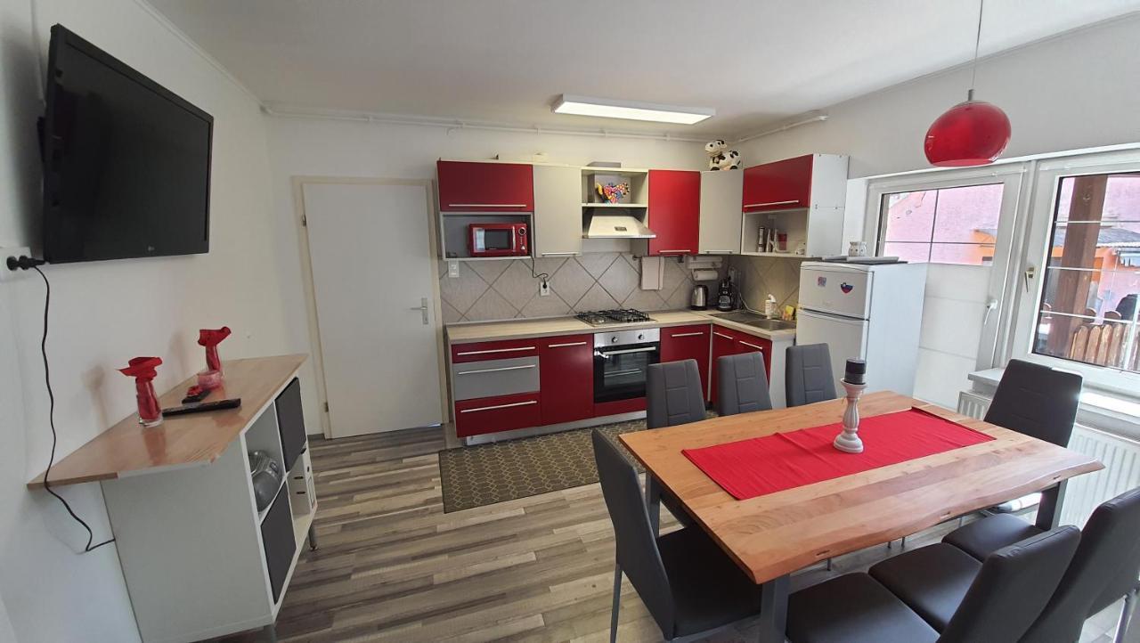 מריבור Apartma4Us מראה חיצוני תמונה