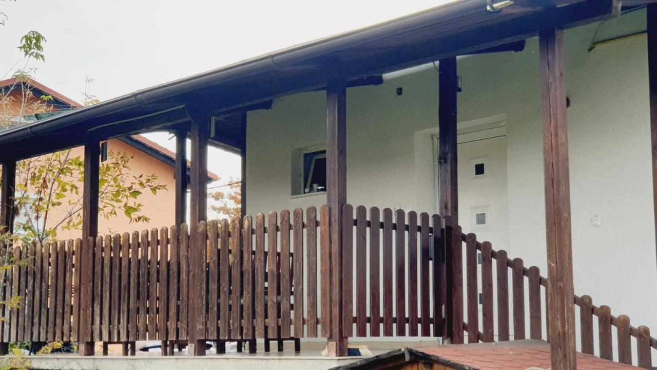 מריבור Apartma4Us מראה חיצוני תמונה