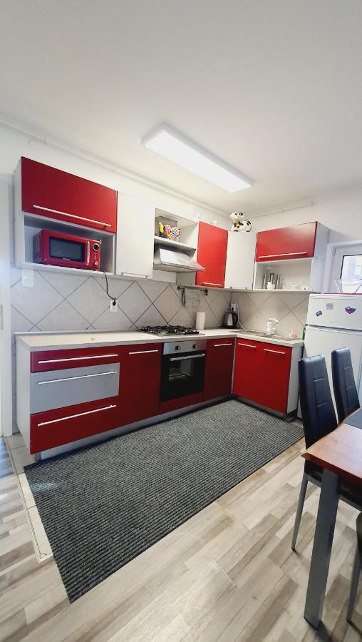 מריבור Apartma4Us מראה חיצוני תמונה